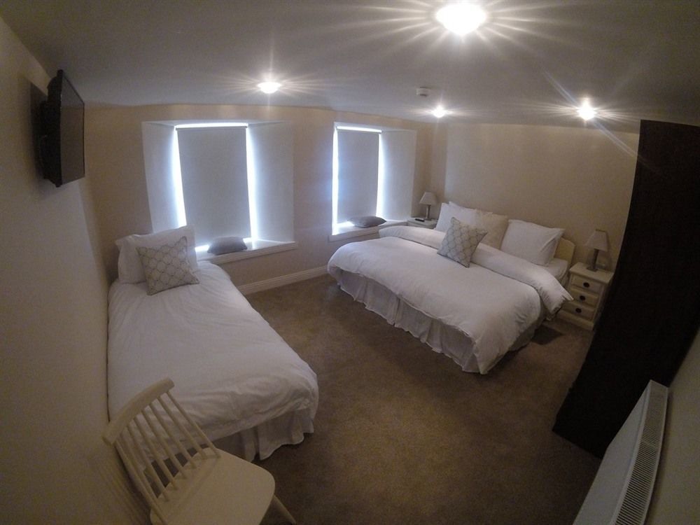 The Townhouse Bed & Breakfast Milltown Malbay Ngoại thất bức ảnh